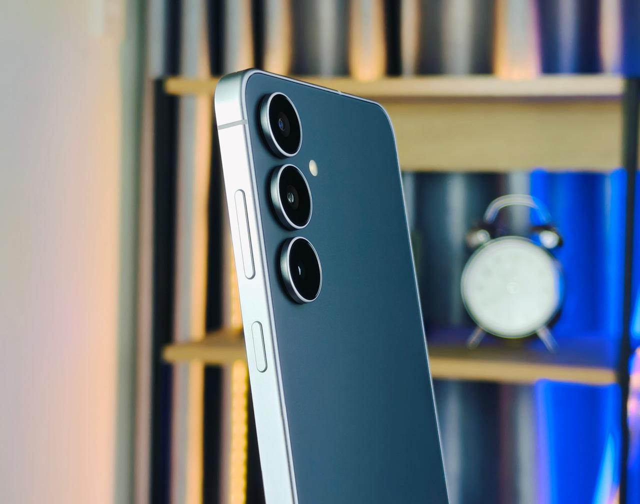 Thiết kế IP68 siêu bền, khung nhôm cứng cáp