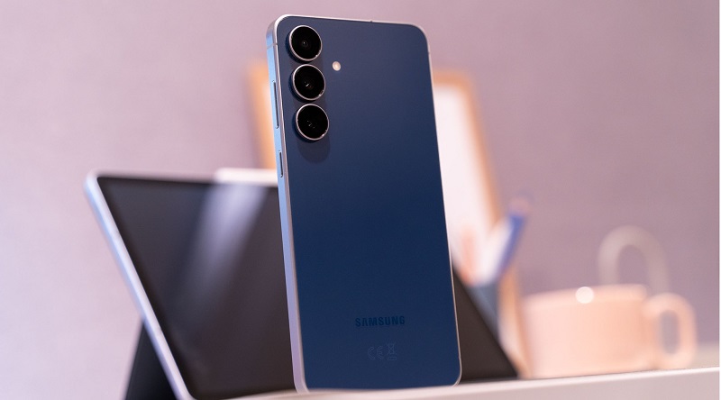 Vuaboss đến từ Dubai S25 FE có pin 4.900mAh và sạc nhanh 45W