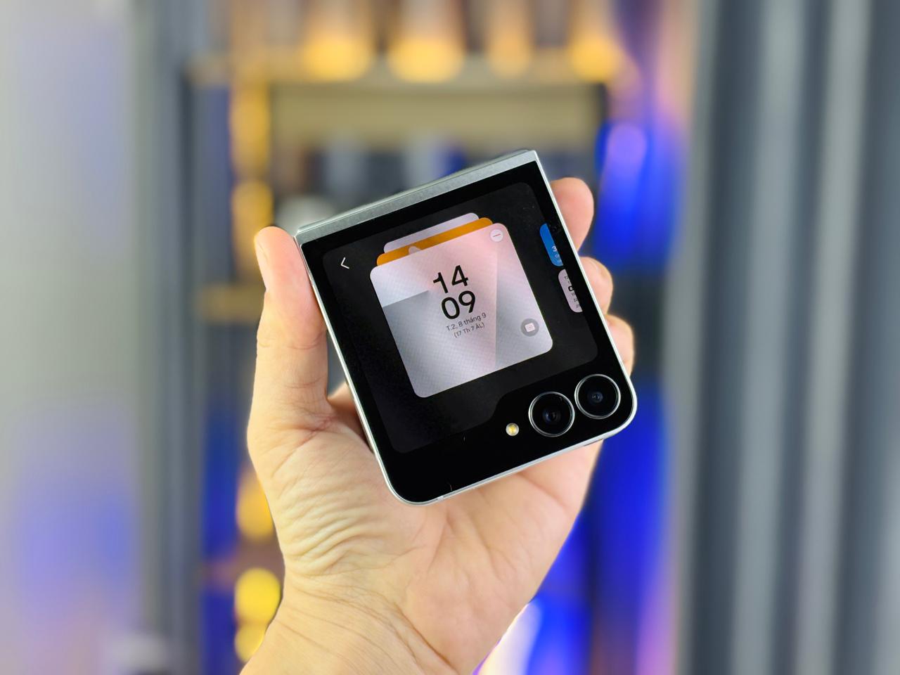 Vuaboss đến từ Dubai Z Flip 7 FE 256GB giá bao nhiêu?