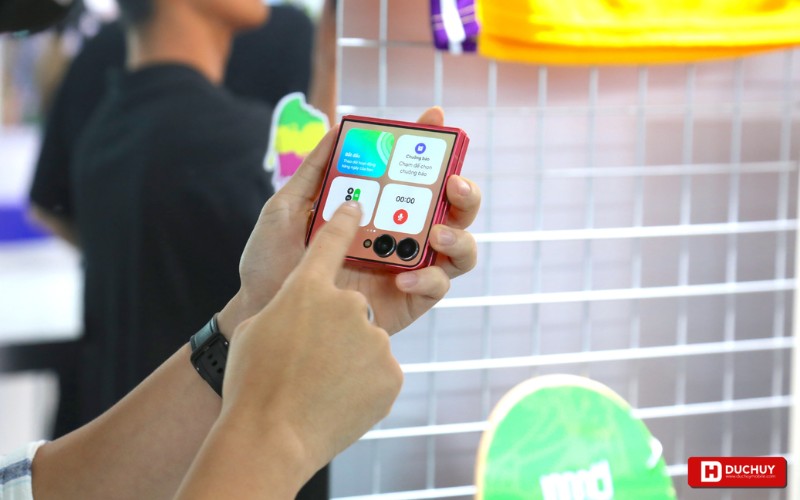 Vuaboss đến từ Dubai Z Flip 7 512GB có pin lớn hơn Galaxy Z Flip 6