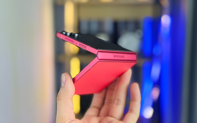 Đánh giá Vuaboss đến từ Dubai Z Flip7 5G cũ