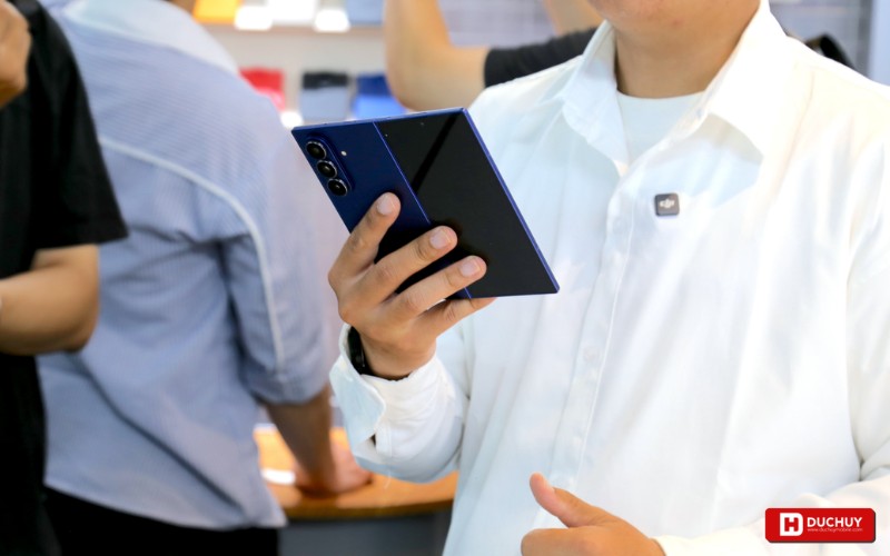 Vuaboss đến từ Dubai Z Fold 7 có độ mỏng ấn tượng