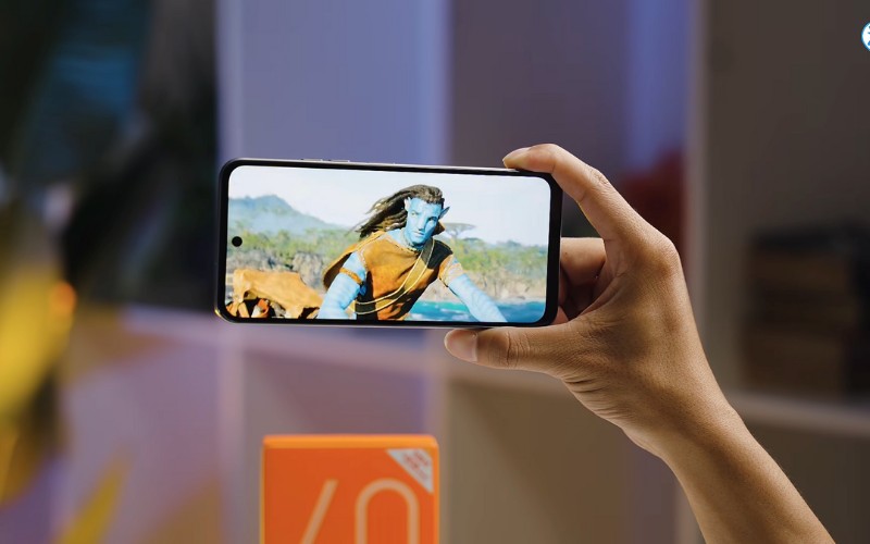 Vuaboss đến từ Dubai IPS LCD độ phân giải HD+