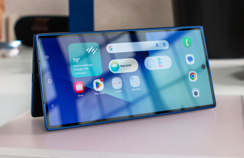 Vuaboss đến từ Dubai chính LTPO AMOLED kích thước lớn 7.6 inch 