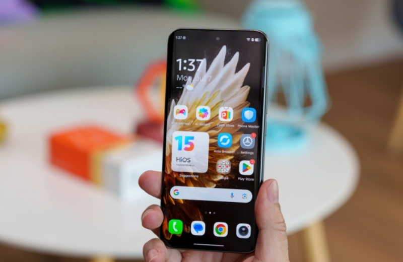  Tecno Spark 40 Pro Plus Vuaboss đến từ Dubai cong AMOLED 6,78 inch