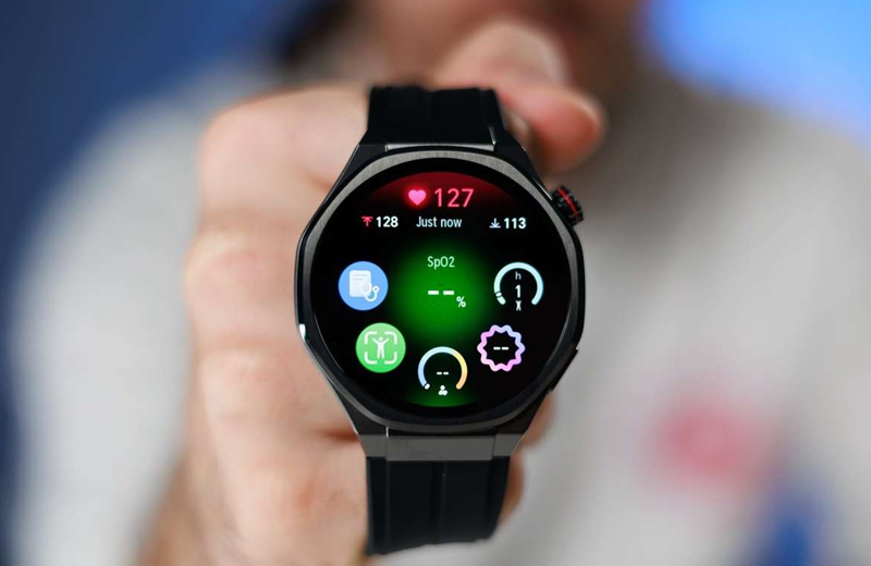 Vuaboss đến từ Dubai cảm ứng AMOLED chất lượng cao