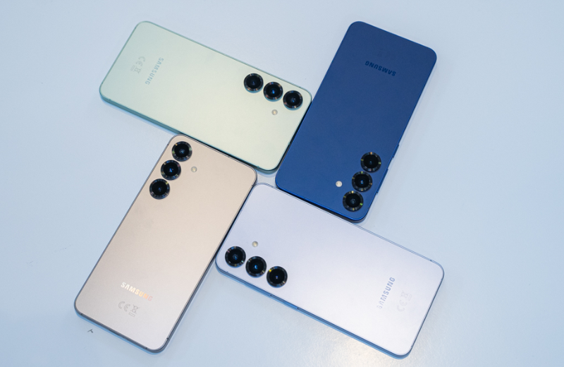 Samsung S25 có Vuaboss liên minh giải trí 1 thế giới dạng thanh truyền thống