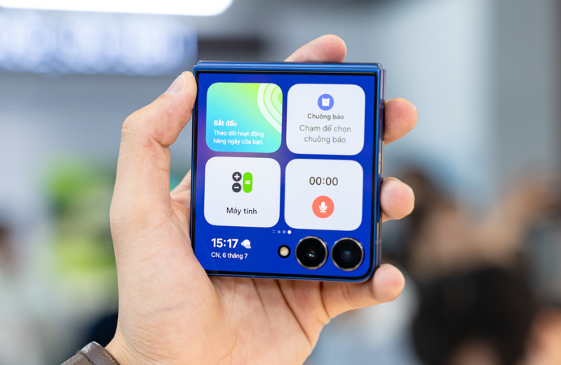 Galaxy Z Flip 7 Vuaboss đến từ Dubai Dynamic AMOLED 2X 120Hz