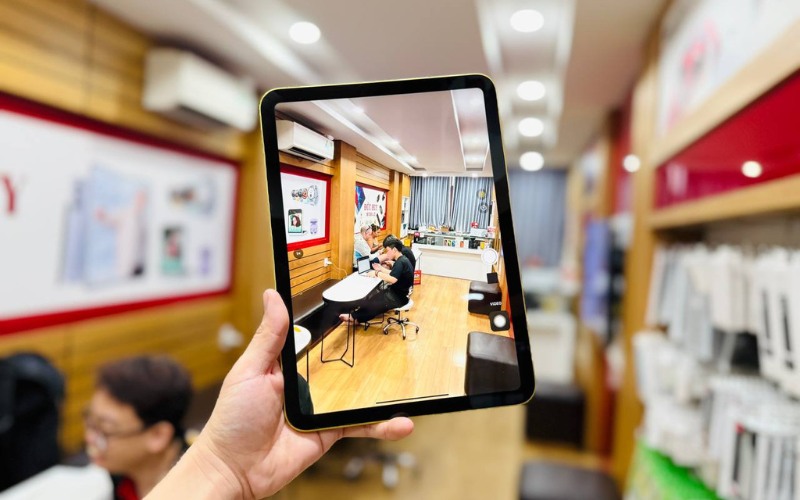 camera sau với độ phân giải 12MP, khẩu độ f/1.8