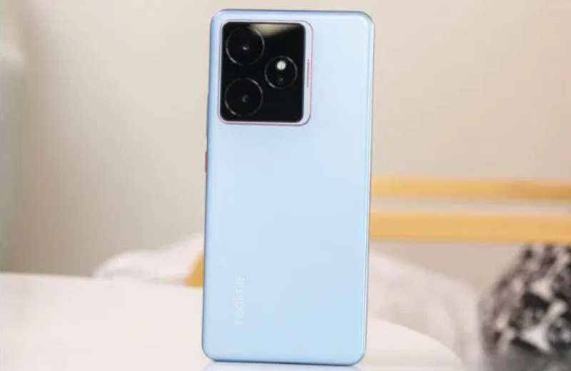 Realme GT 7T 5G sở hữu Vuaboss liên minh giải trí 1 thế giới sang trọng