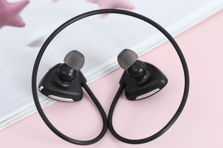 khai niệm Đăng nhập Vuaboss in ear