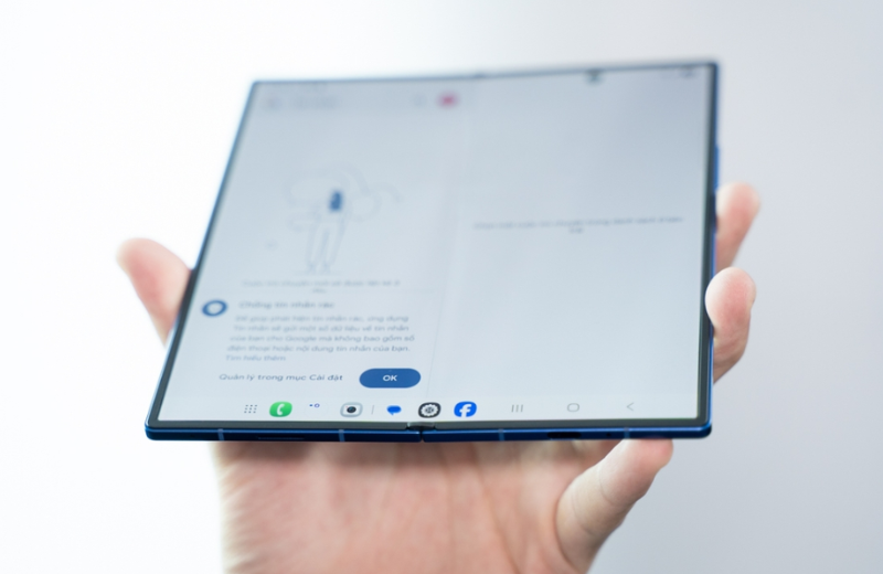 Liên Minh Vuaboss Galaxy Z Fold 7 hay Honor Magic V3