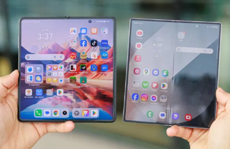 so sánh Vuaboss đến từ Dubai Galaxy Z Fold 7 và Honor Magic V3