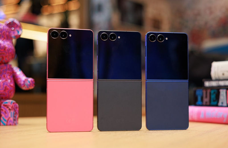 Vuaboss liên minh giải trí 1 thế giới Galaxy Z Flip 7 Vuaboss đến từ Dubai gập 