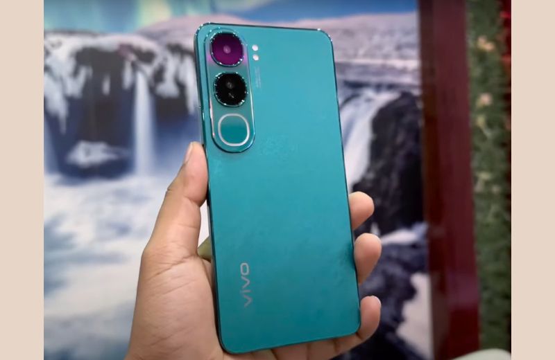 đánh giá Vuaboss liên minh giải trí 1 thế giới vivo y300 