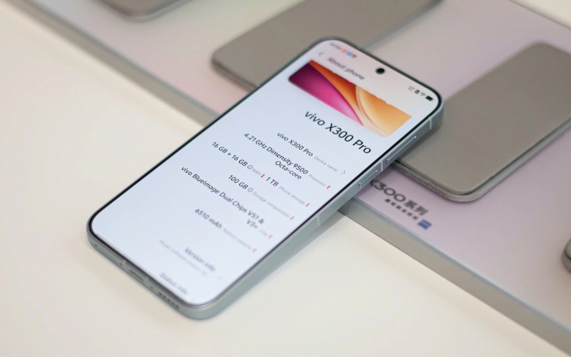 vivo x300 pro chạy chip Dimensity 9500 mới hơn