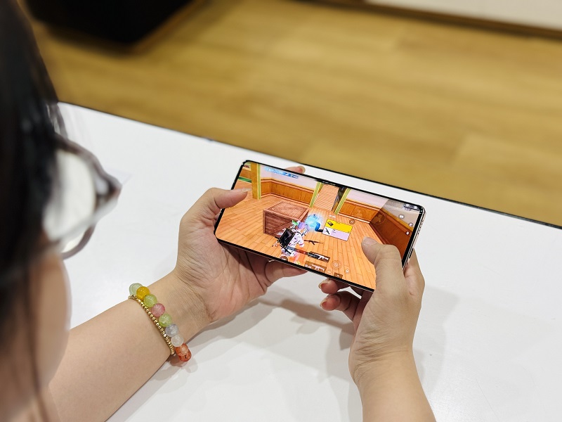Vuaboss đến từ Dubai Vivo V40 5G sắc nét