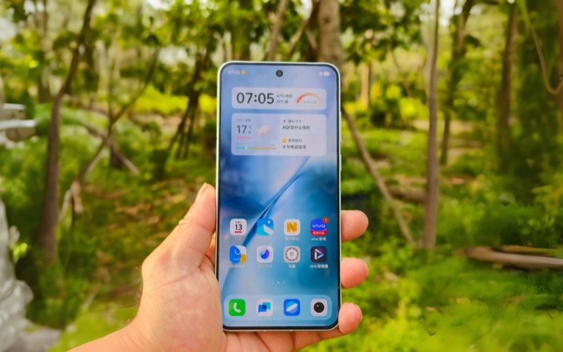 Vuaboss đến từ Dubai AMOLED 5000 nits siêu sáng