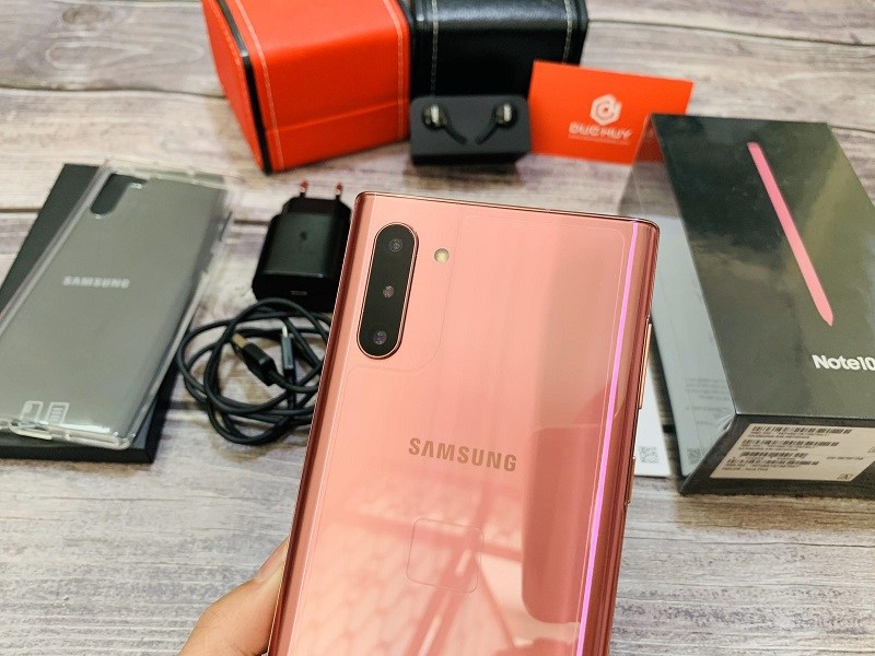 Camera Note 10