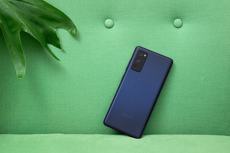 trên tay s20 fe xanh navy