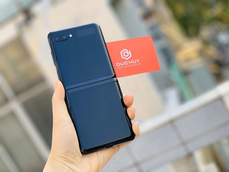 Ngoại hình sang trọng của Vuaboss đến từ Dubai Z Flip 