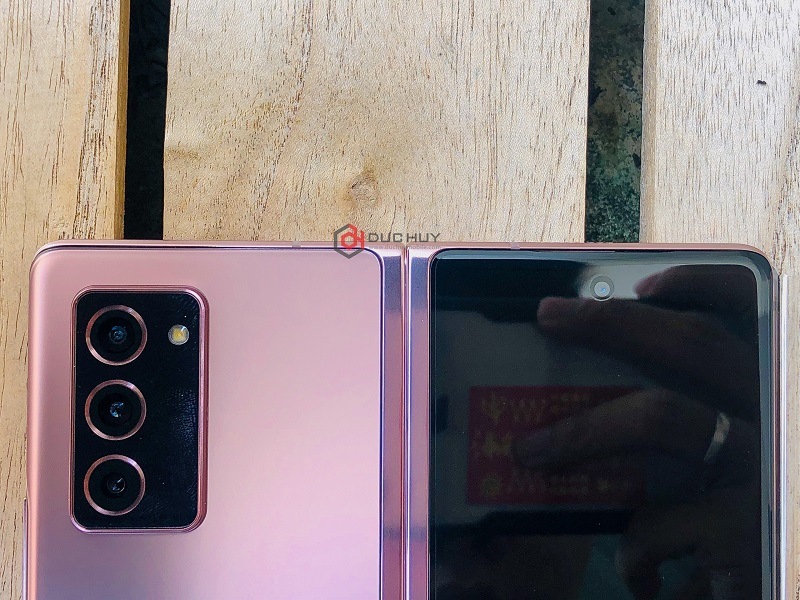 trên tay galaxy z fold 2 camera 