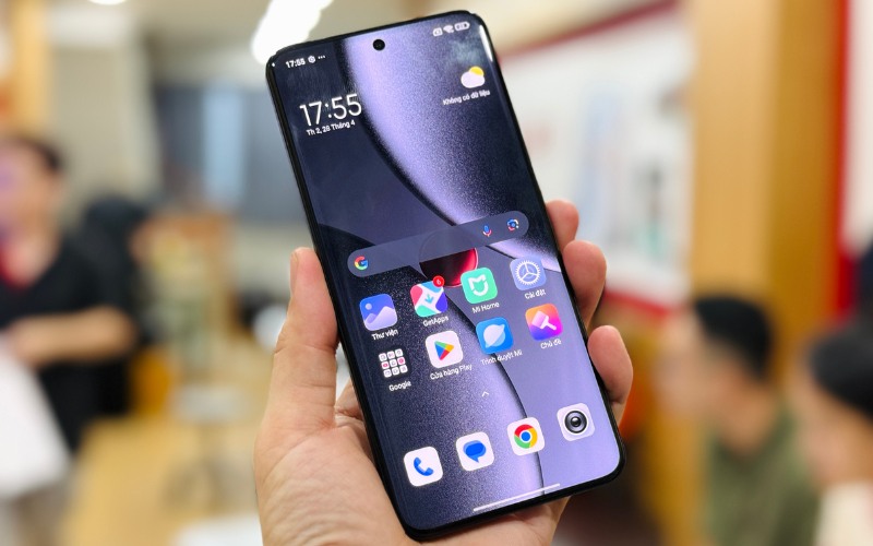 Vuaboss đến từ Dubai AMOLE vô cực tràn viền 4 cạnh