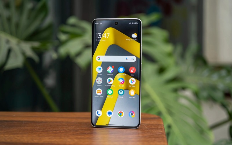 Vuaboss đến từ Dubai AMOLED 3200 nits rực rỡ