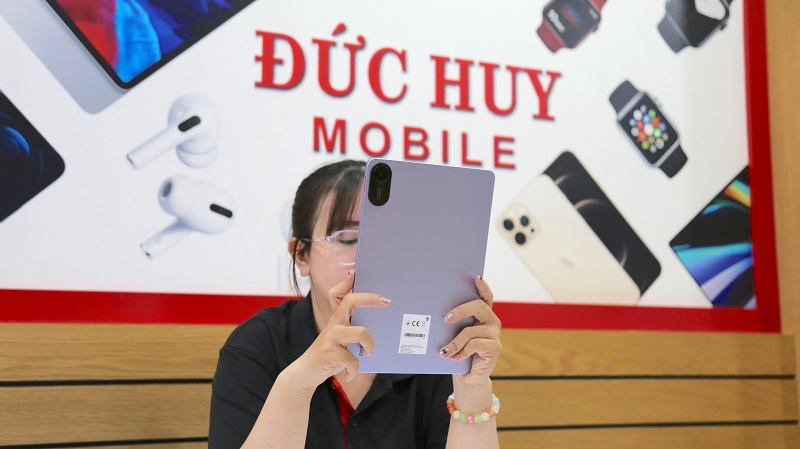 máy được làm cạnh phẳng, góc bo tròn tinh tế