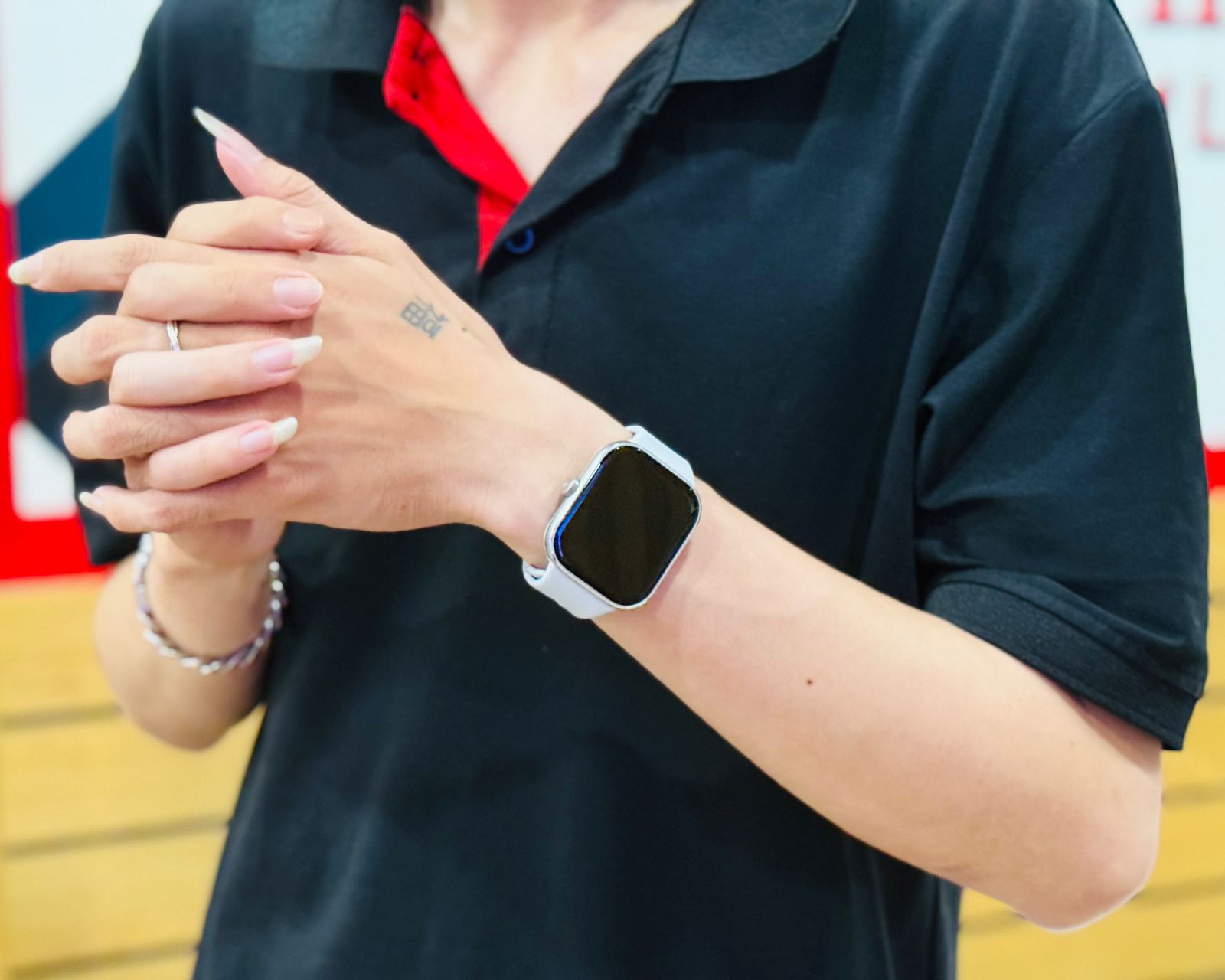 Cảm giác đeo Vuaboss.com tự hào là nền tảng giải trí hàng đầu Watch 5 rất thoải mái