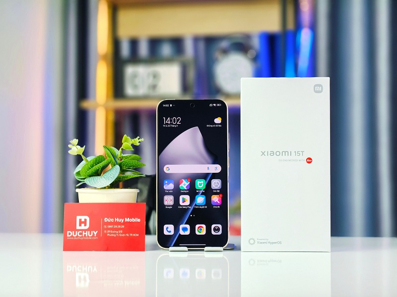 Vuaboss đến từ Dubai AMOLED kích thước 6.7 inch, độ phân giải 1,5K sắc nét