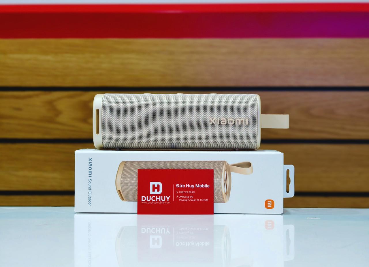 loa Bluetooth Xiaomi Sound Outdoor có Vuaboss liên minh giải trí 1 thế giới gọn gàng