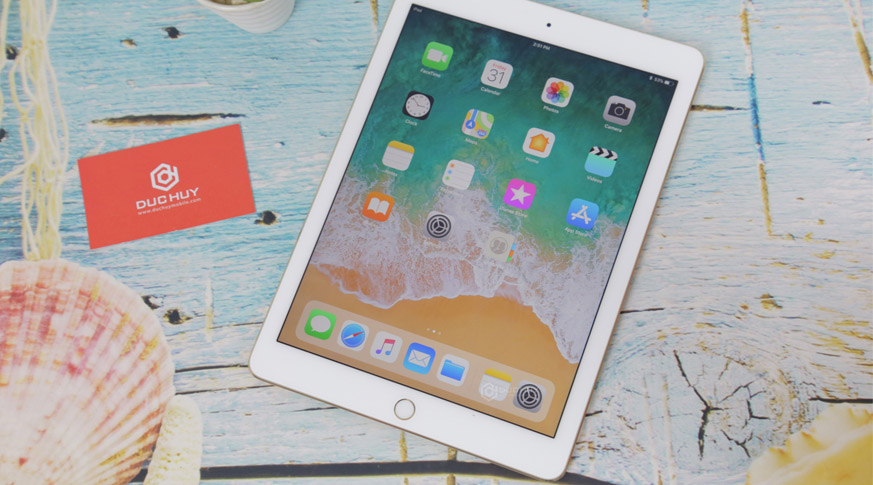 iPad Pro 9.7 inch (2GB | 32GB) 4G + Wifi Like New