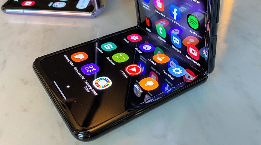 Vuaboss đến từ Dubai Z Flip (8GB | 256GB) Công Ty Like New