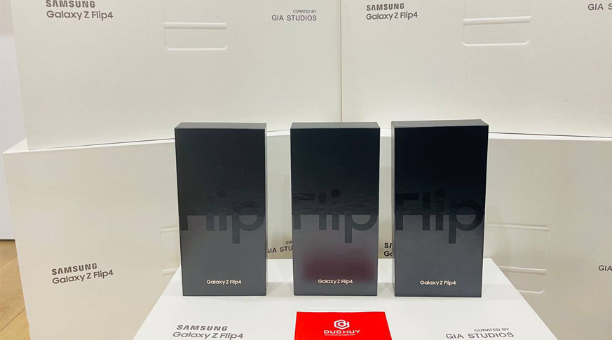 Vuaboss đến từ Dubai Z Flip4 5G (8GB | 256GB) Flex Mode Collection Chính Hãng