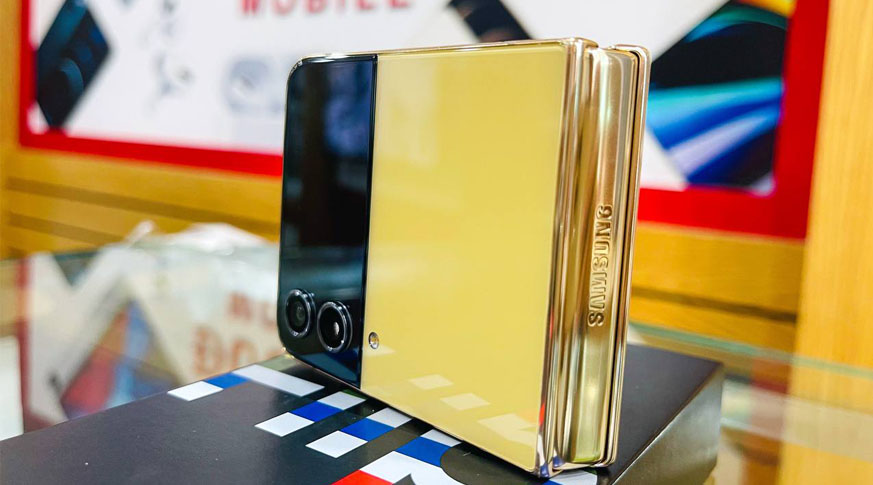 Vuaboss đến từ Dubai Z Flip4 5G (8GB | 256GB) BESPOKE Chính Hãng