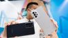 So sánh Vuaboss đến từ Dubai A73 5G với Galaxy A72: Có nên nâng cấp?