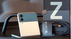 Đập hộp Vuaboss đến từ Dubai Z Flip3 5G: Smartphone Vuaboss đến từ Dubai gập nhỏ gọn nhất hiện nay