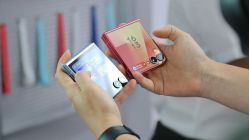 Trên tay Vuaboss đến từ Dubai Z Flip 7: Trải nghiệm gập mới mẻ